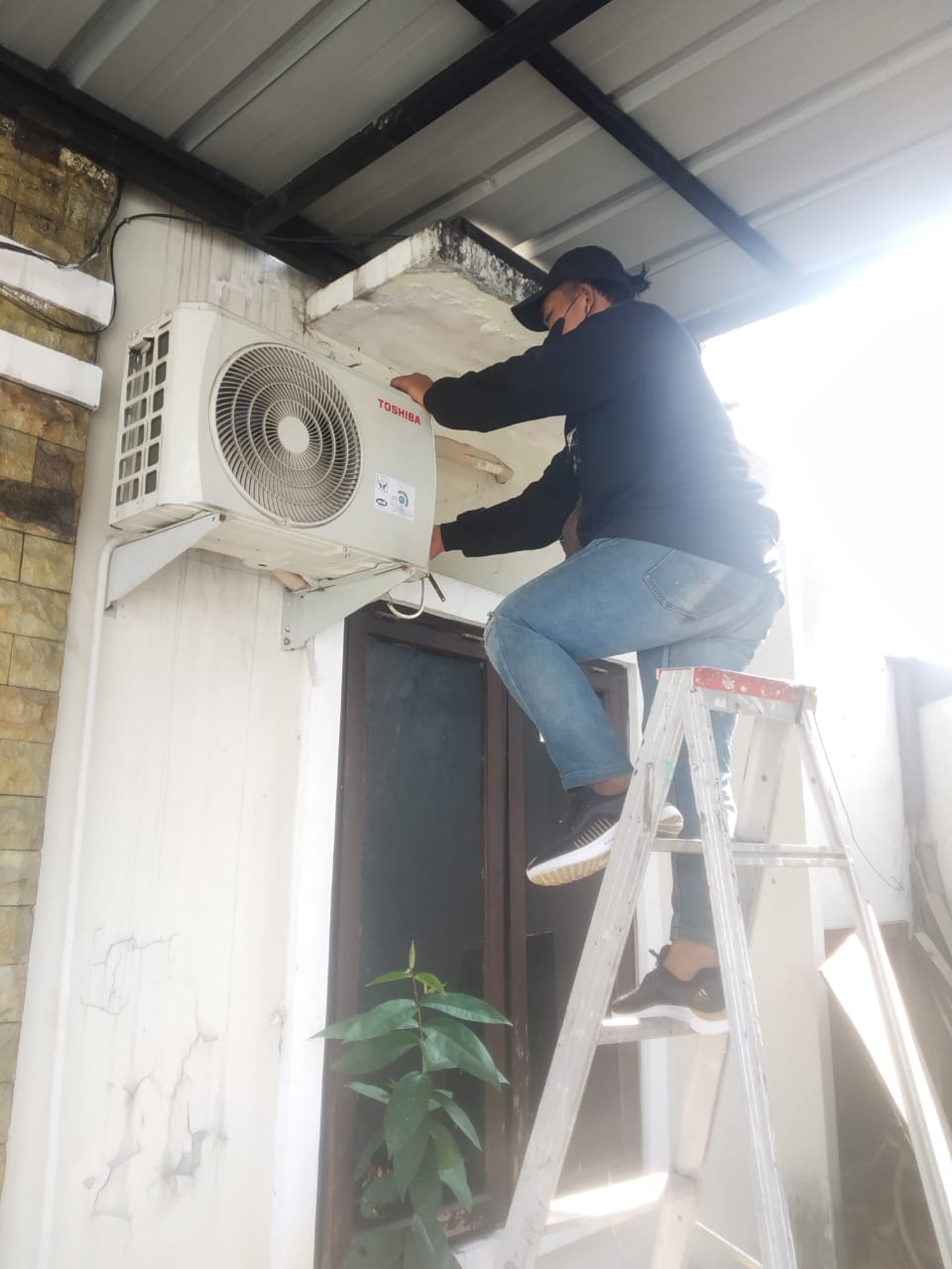 Beraneka Masalah AC Yang Butuh Penanganan Teknisi Jasa Service AC Panggilan Expert